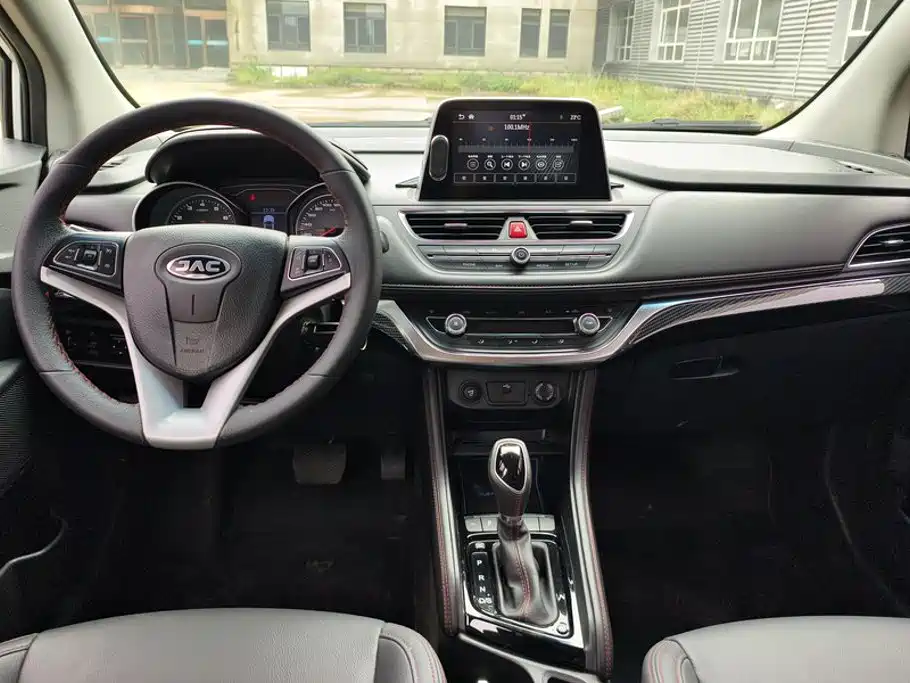 JAC Refine S3 2017 2017 1.6L CVT Luxury Smart