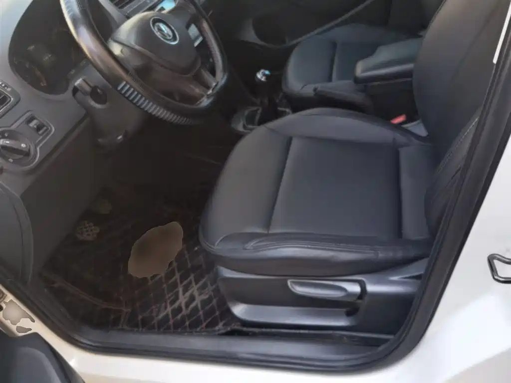 Volkswagen Polo 2016 1.4L Manual Trend фото 15