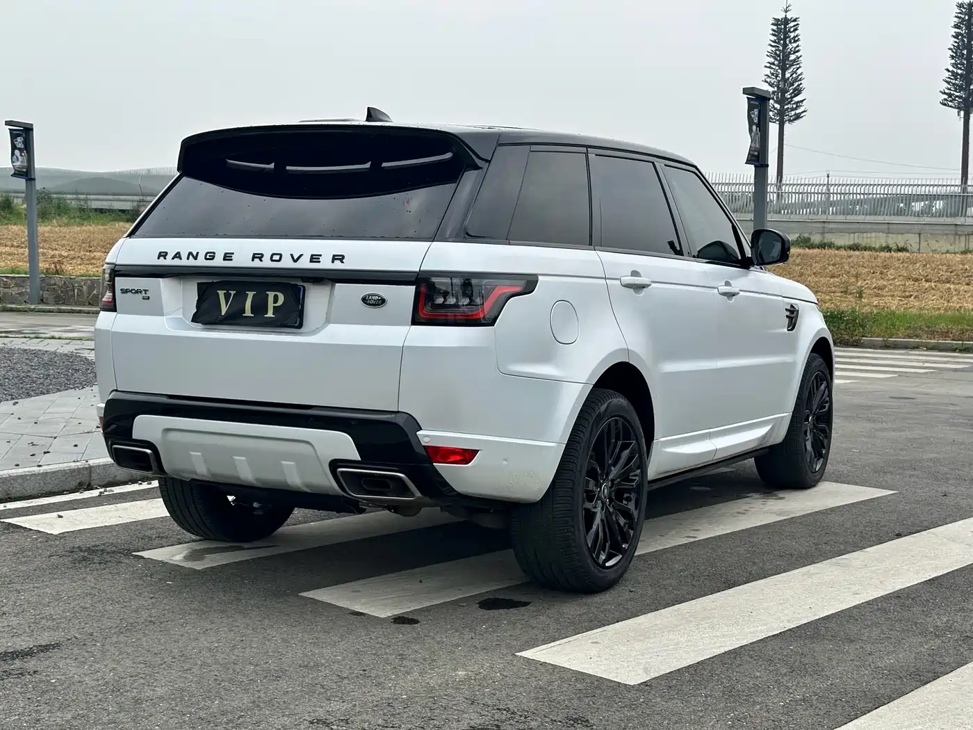 Land Rover Range Rover Sport 2021 3.0 L6 Gloss Black Edition фото 18