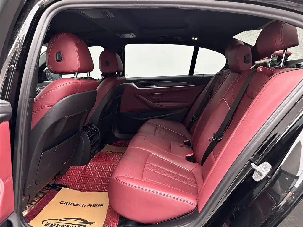 BMW 5 Series 2023 530Li Leading M Sport Package фото 9