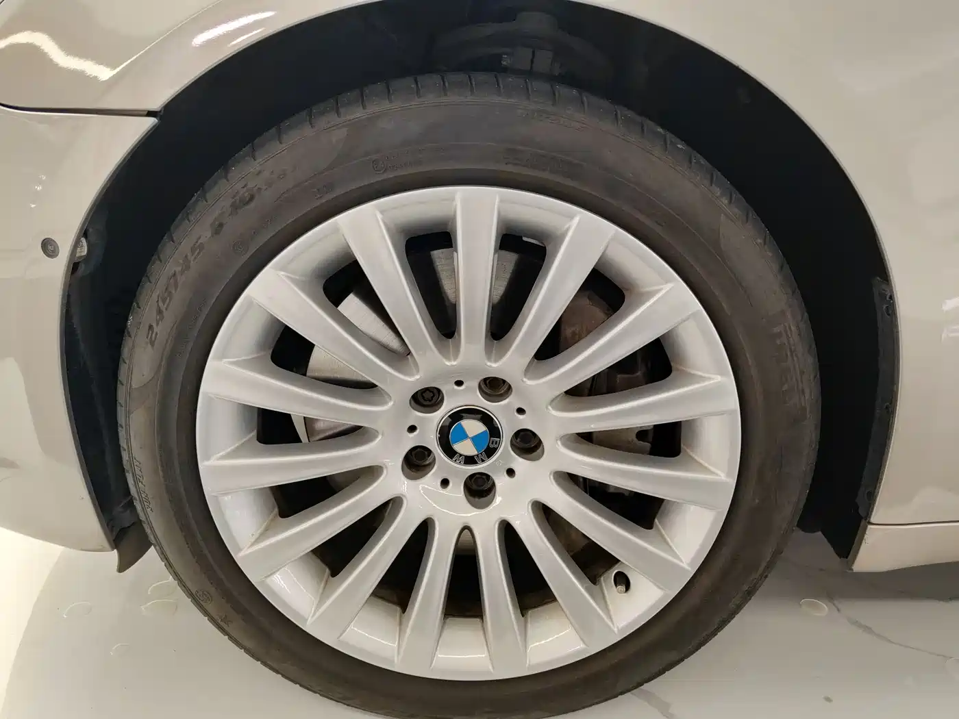BMW 7 Series 2010 760Li фото 7