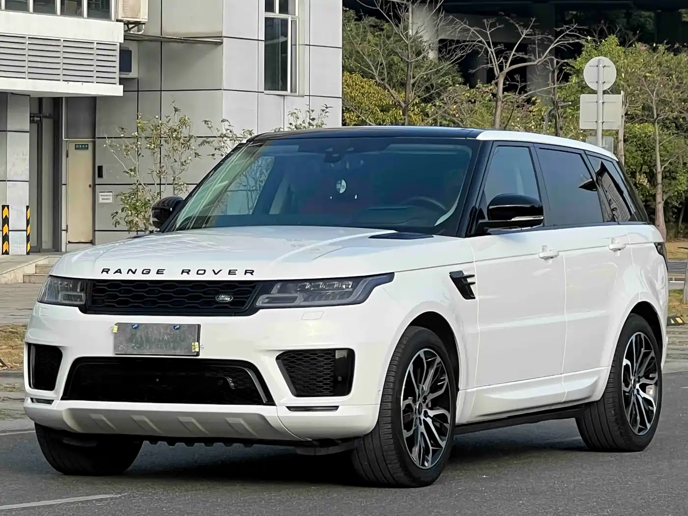 Land Rover Range Rover Sport 2021 3.0 L6 Gloss Black Edition