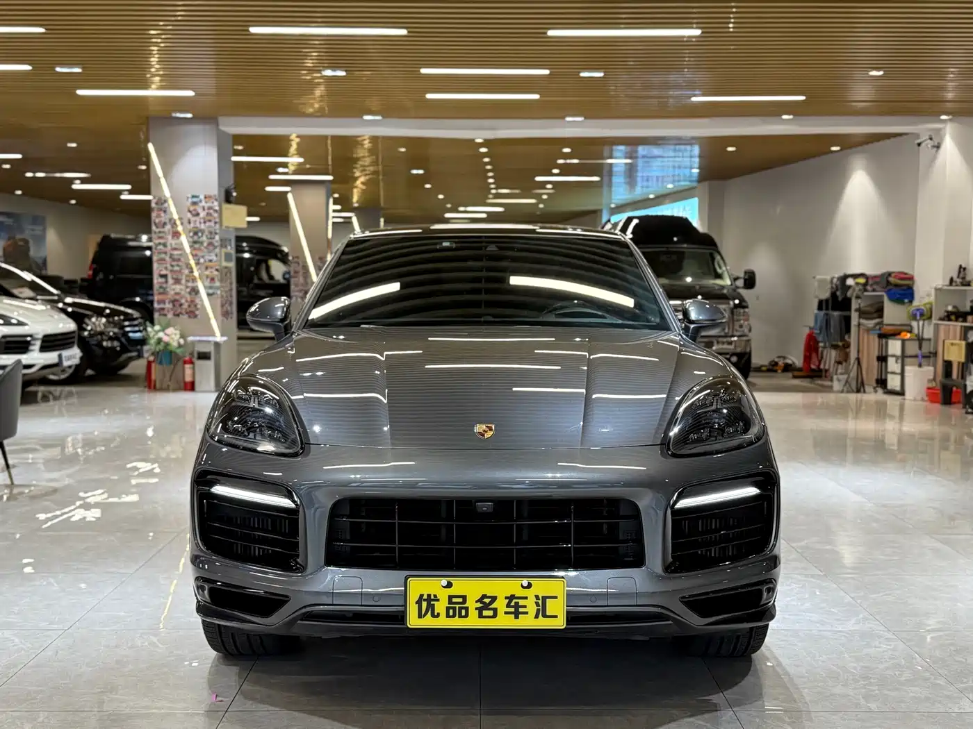 Фото 2 - Porsche Cayenne