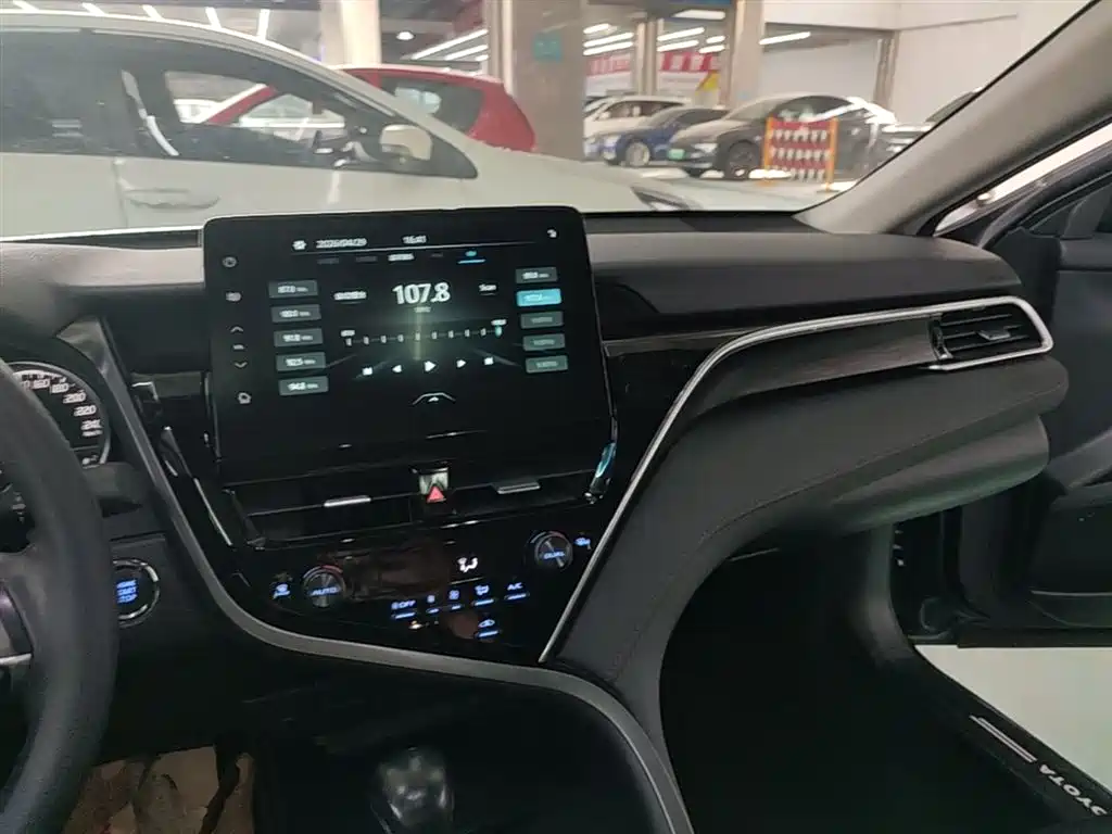 Toyota Camry 2021 2.0G Luxury Edition фото 10