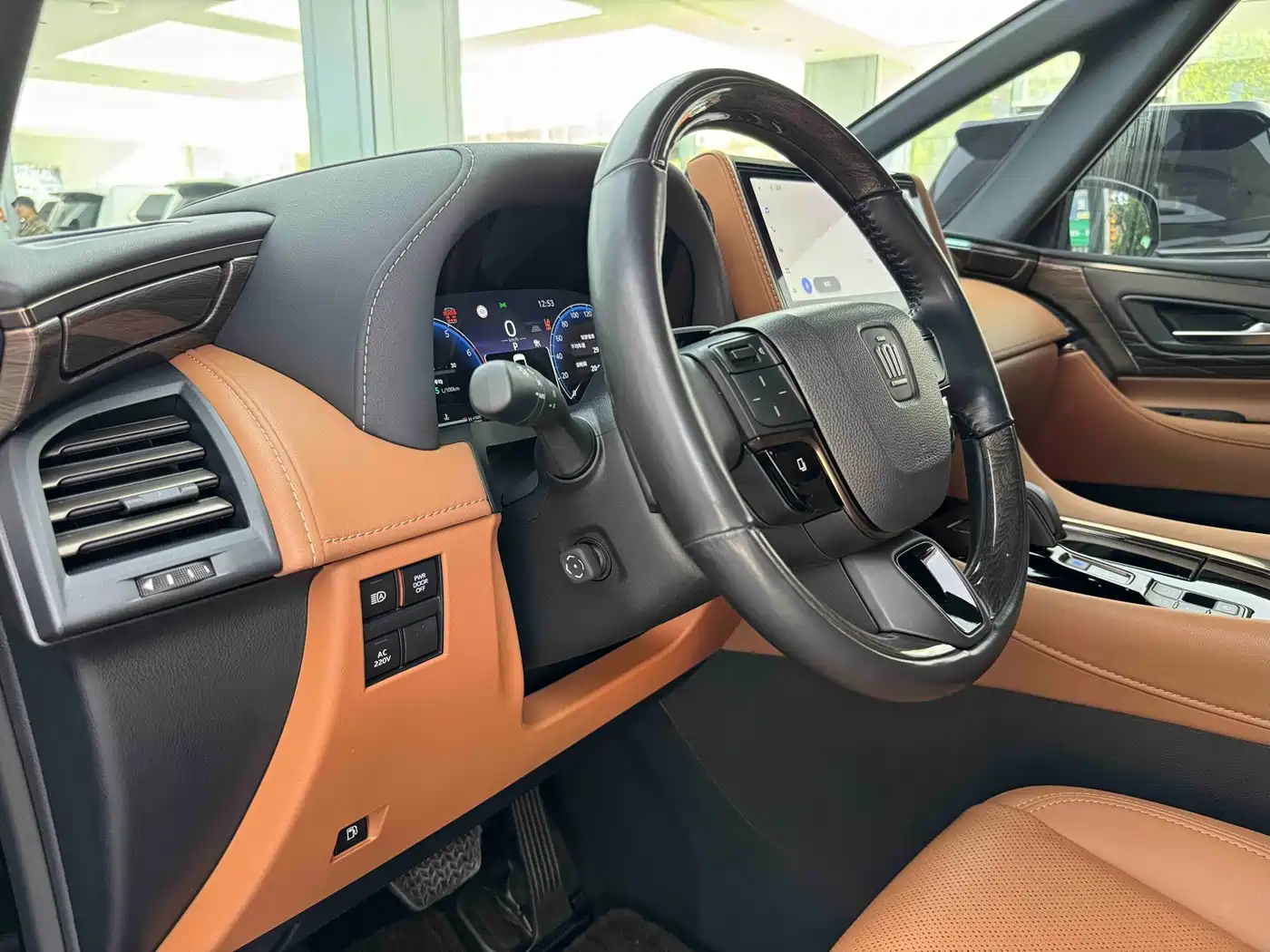 Toyota Vellfire 2024 Crown Hybrid 2.5L Executive Premium Edition фото 10