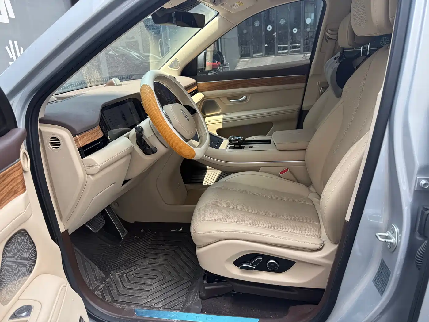 AITO Wenjie AITO M7 2024 1.5T AWD Plus 5-Seater 3