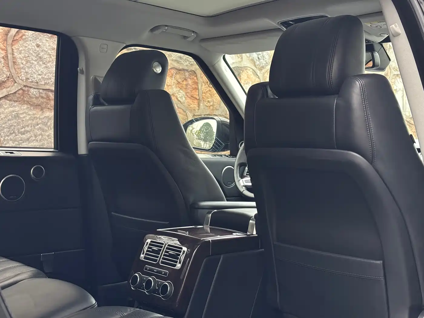 Land Rover Range Rover 2015 3.0 SC V6 Vogue SE Genesis Extended Edition фото 14