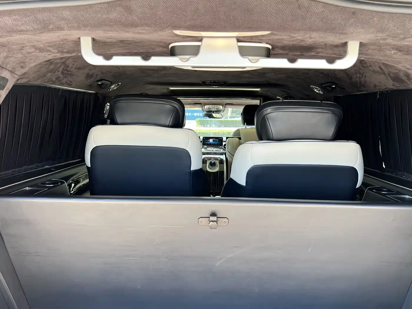 Mercedes-Benz V-Class 2020 Model V 260 L Long Wheelbase Luxury фото 22