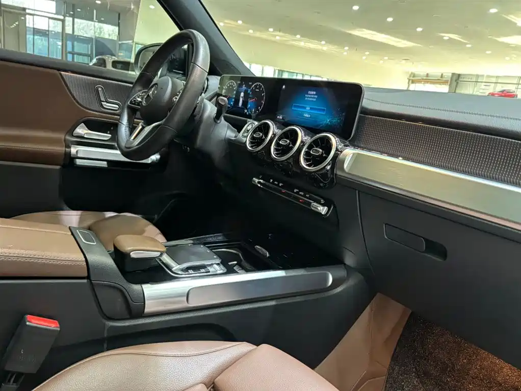 Mercedes-Benz GLB 2020 GLB 200 Dynamic фото 3