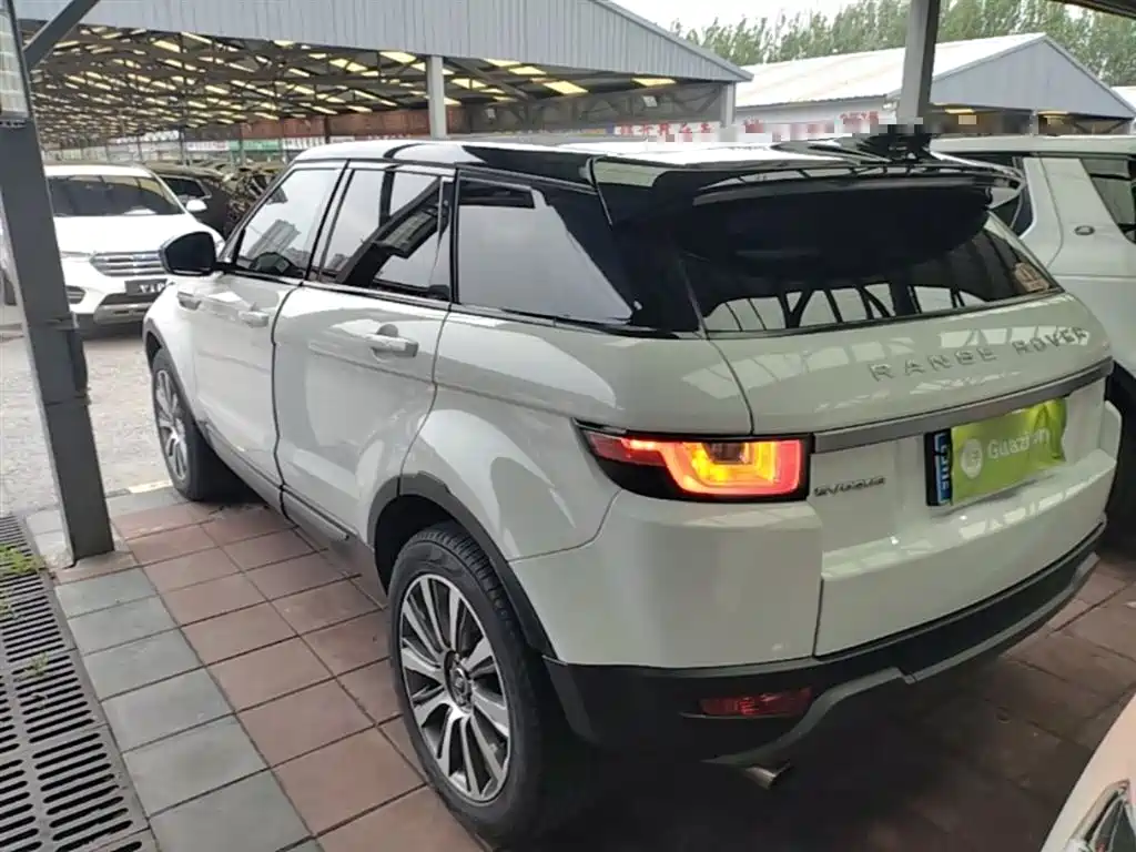 Land Rover Range Rover Evoque 2017 2.0T British Style Edition фото 5