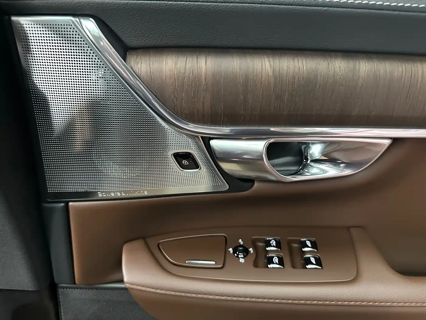 VOLVO S90 PLUG IN HYBRID