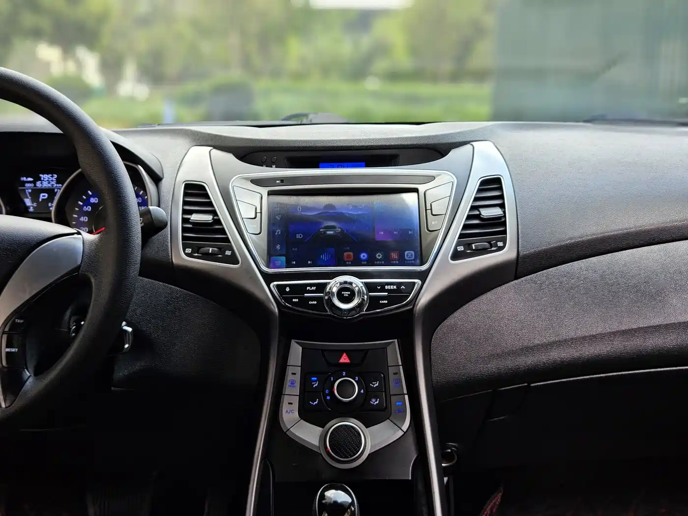 Hyundai Langdong 2012 1.6L Automatic Fashion фото 15