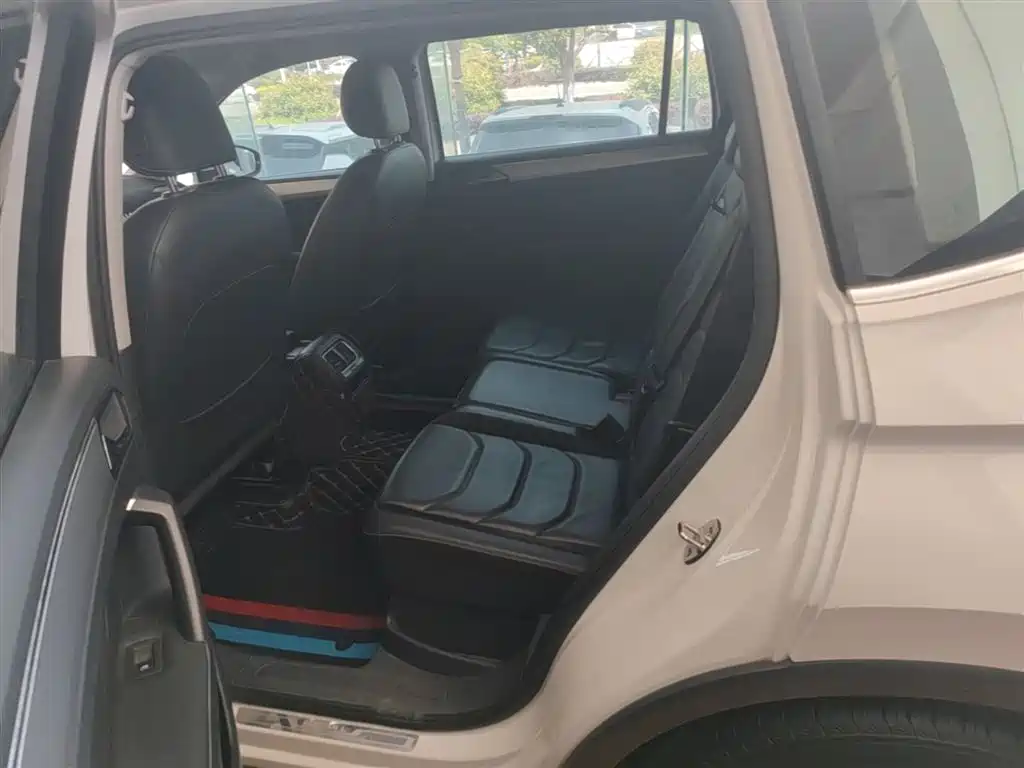 Volkswagen Tiguan L 2017 330TSI Automatic 2WD Comfort Edition фото 17