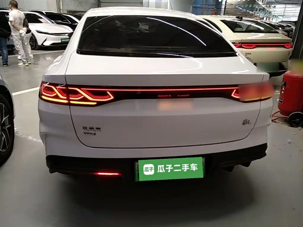 BYD Qin L 2024 DM-i 80KM Leading Edition фото 6