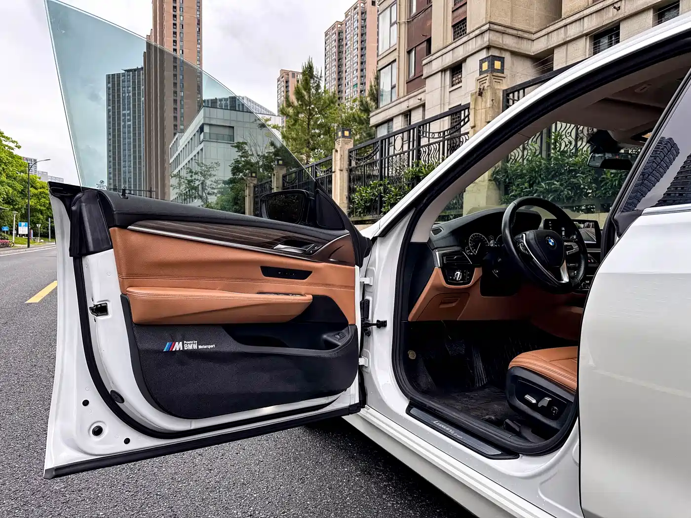 BMW 6 Series GT 2019 630i Luxury Design Package фото 12