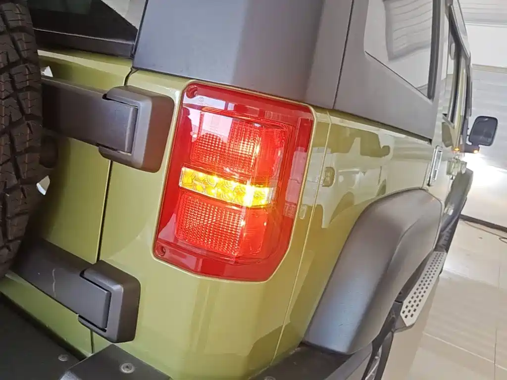 BAIC ORV Beijing Offroad BJ40 2016 2016 Model 40L 2.3T Automatic 4WD Exclusive