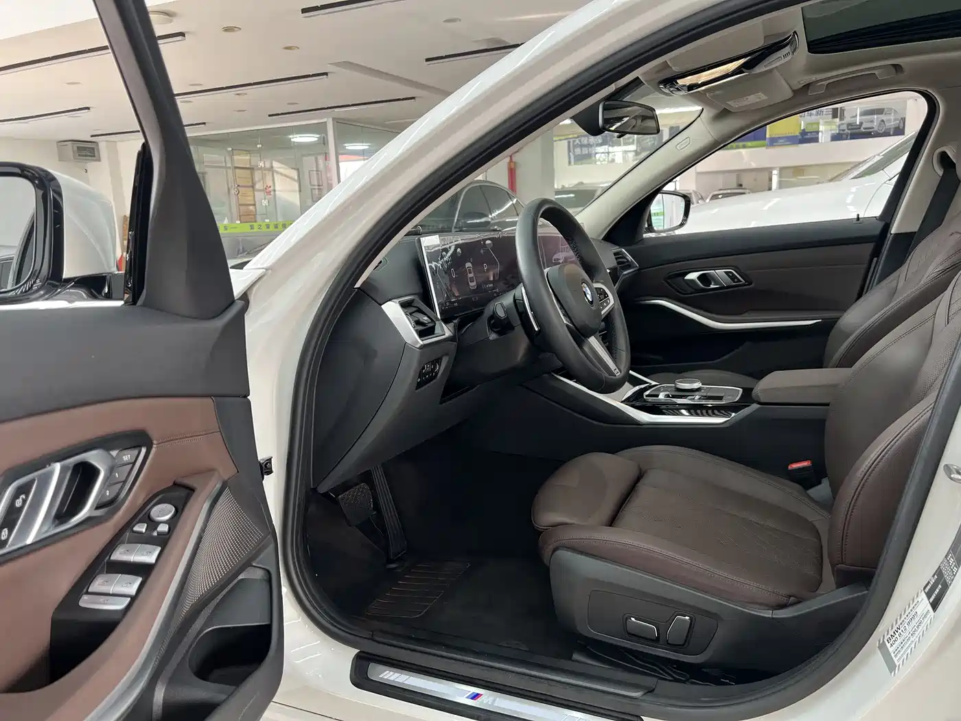 BMW 3 Series 2024 320Li M Sport Package фото 7
