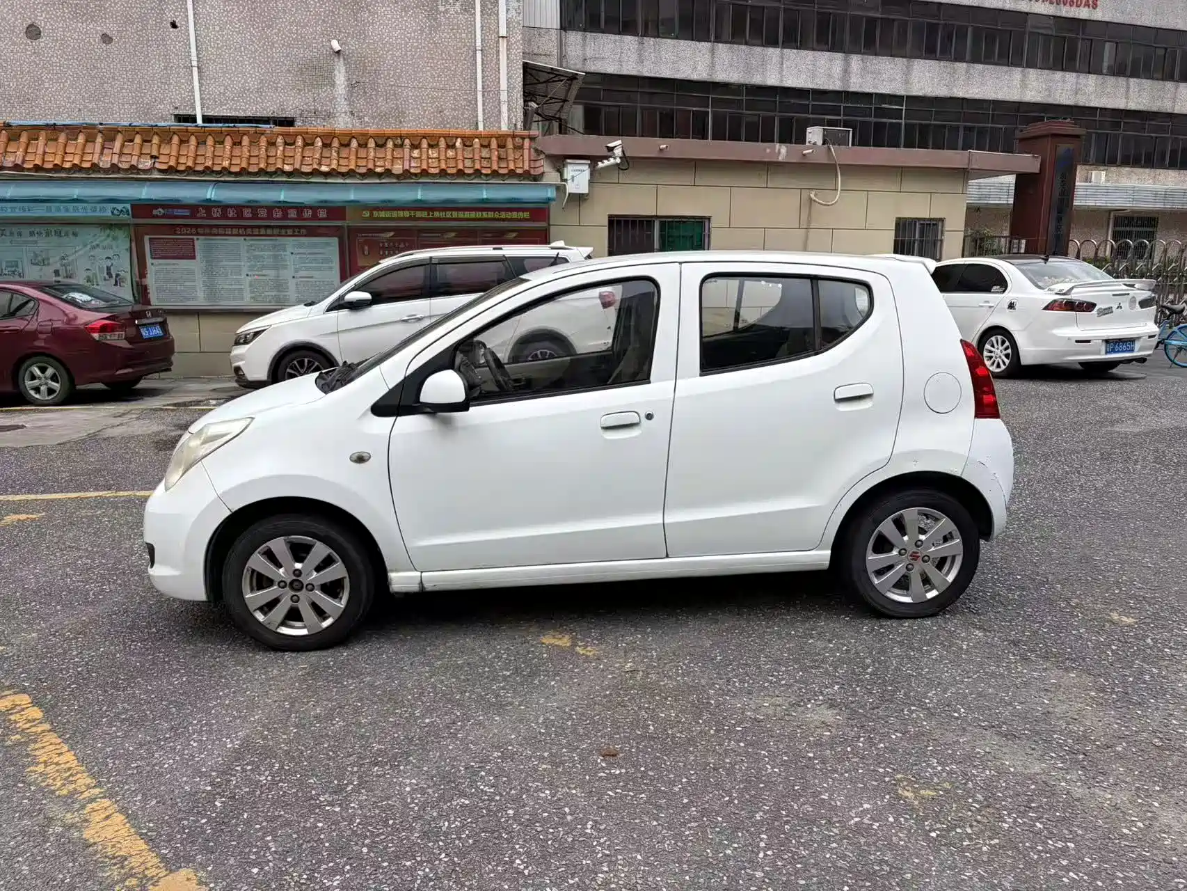 Фото 8 - Suzuki Alto