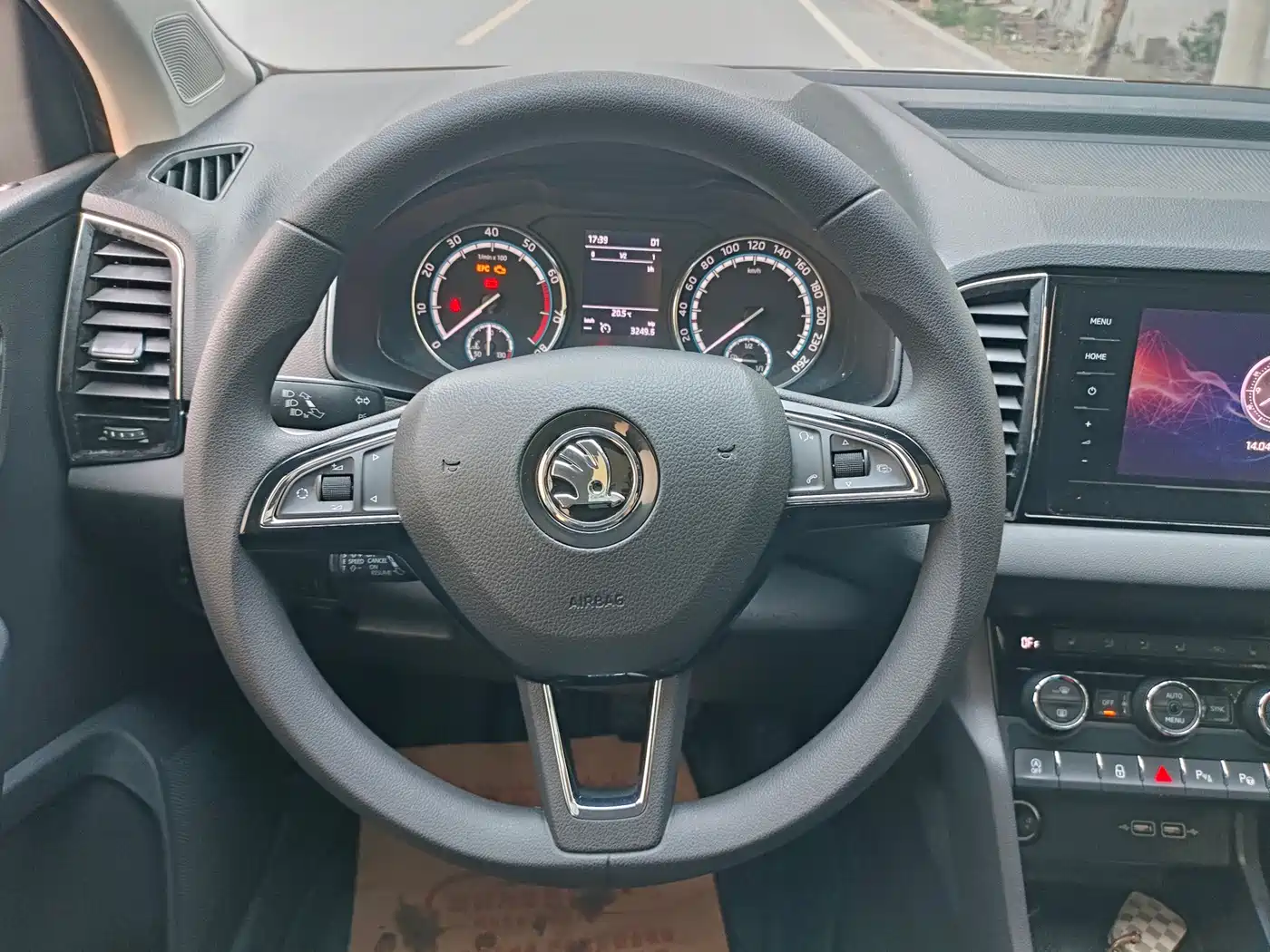 Škoda Karoq 2019 TSI280 Smart Drive Luxury Edition China VI фото 9