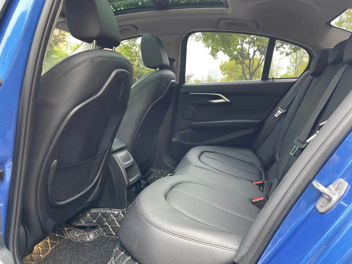 BMW 1 Series 2017 118i Sport фото 5