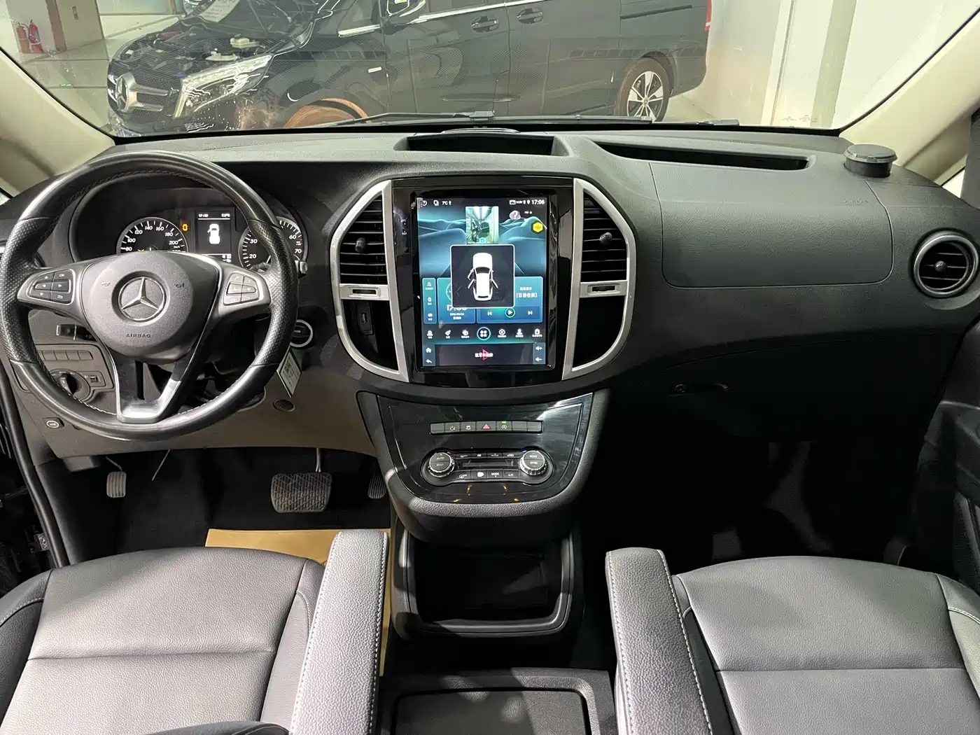 Mercedes-Benz Vito 2018 2.0T Business Edition China VI фото 14