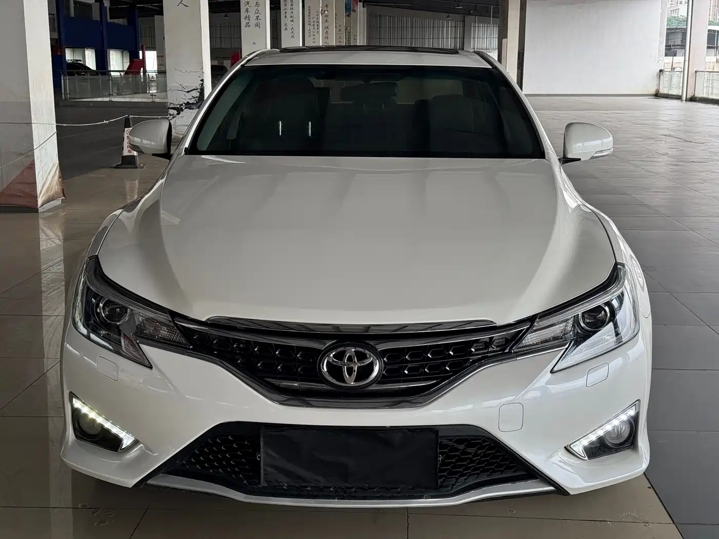 Toyota Reiz 2013 2.5V Premium Edition фото 2