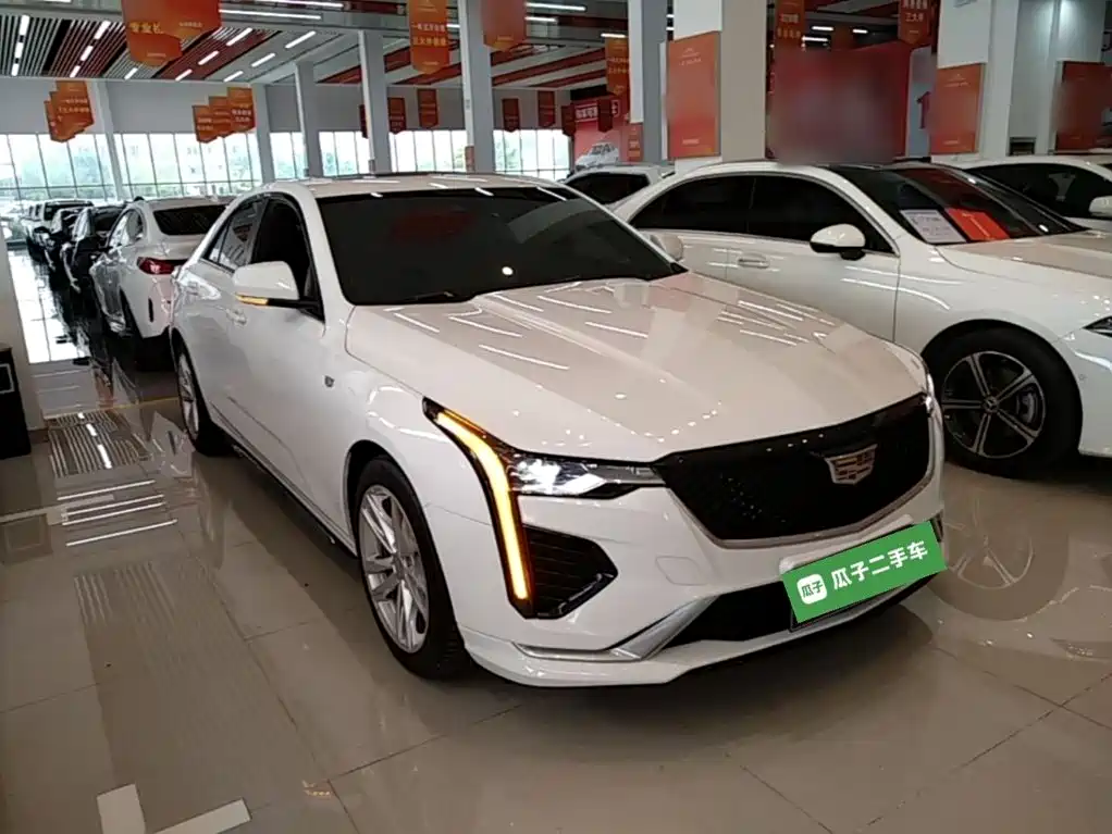 Cadillac CT4 2023 2022 28T Fashion Style