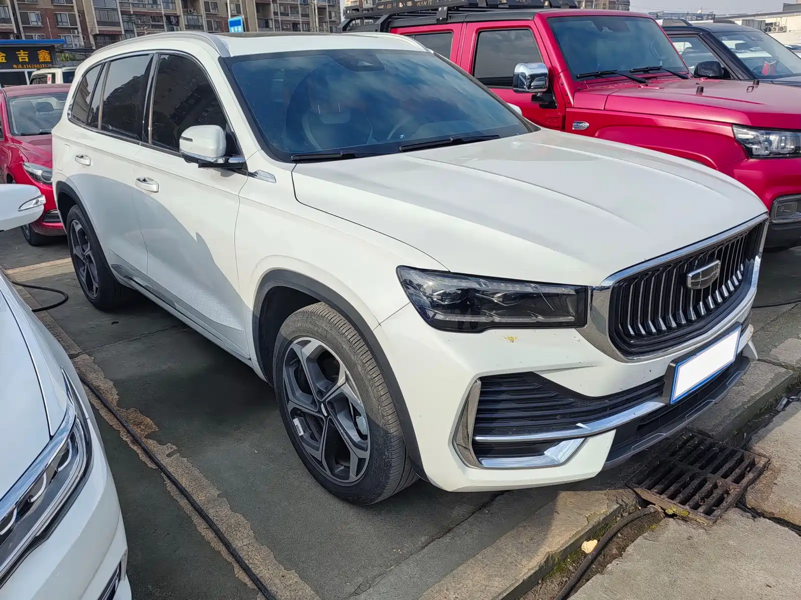 Фото 3 - Geely Monjaro