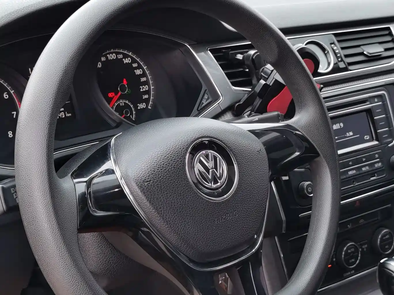 Volkswagen Passat 2017 330TSI DSG Prestige фото 4