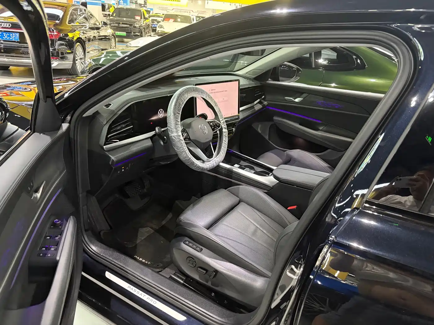 Photo 2 - Volkswagen Passat