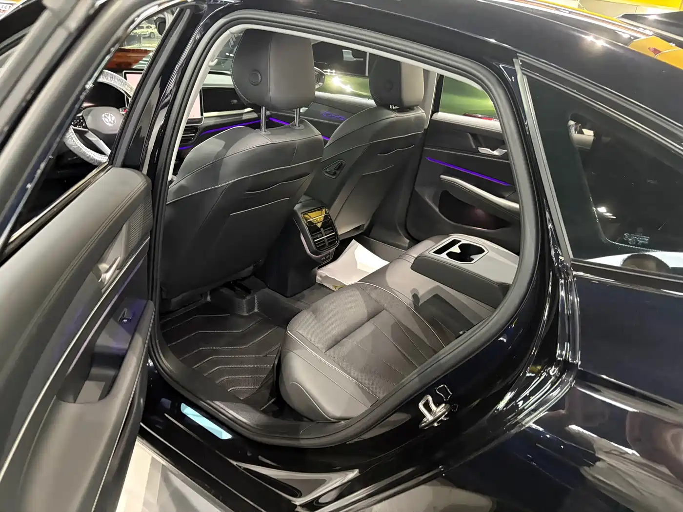 Photo 3 - Volkswagen Passat
