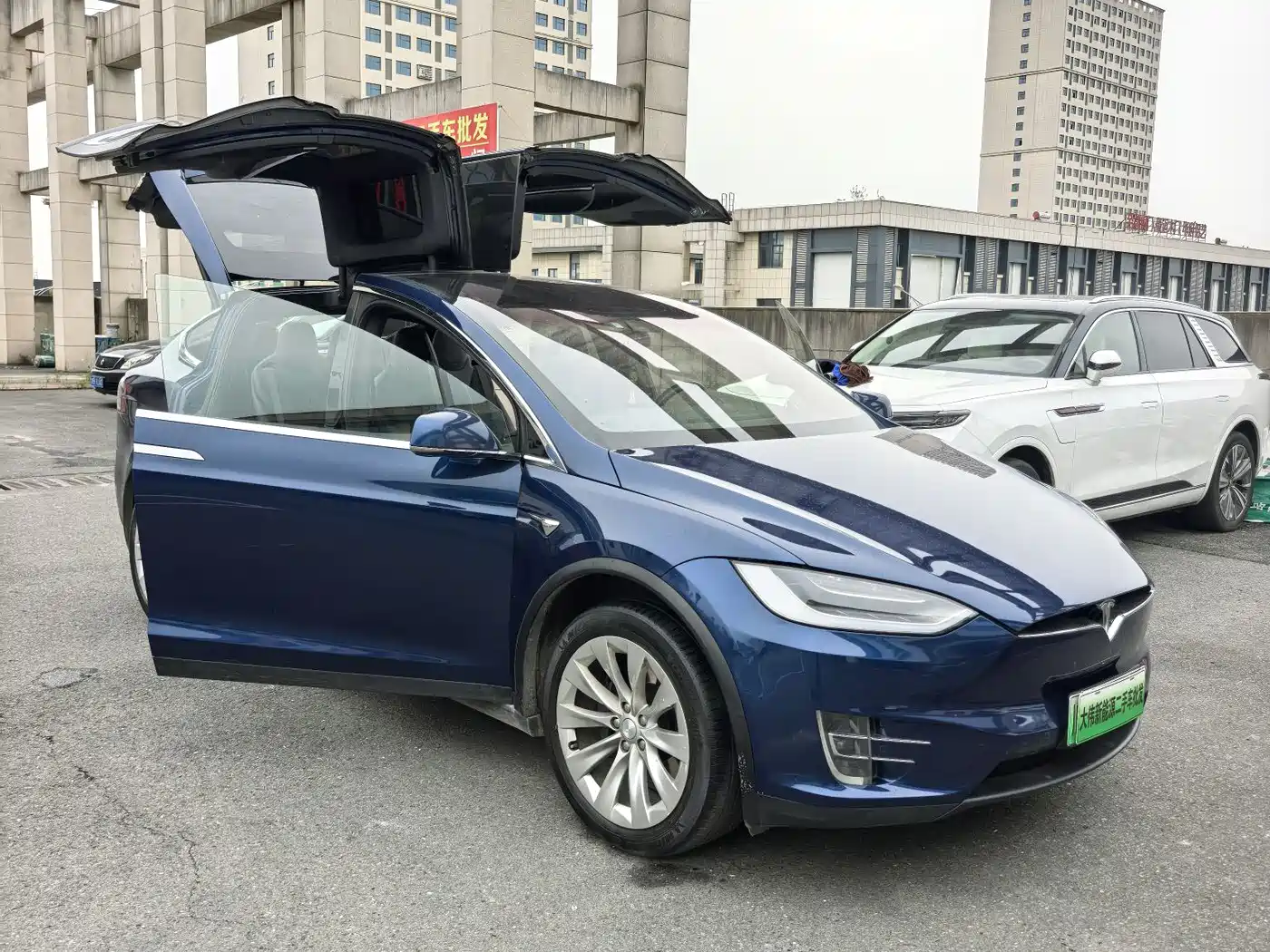 TESLA MODEL X
