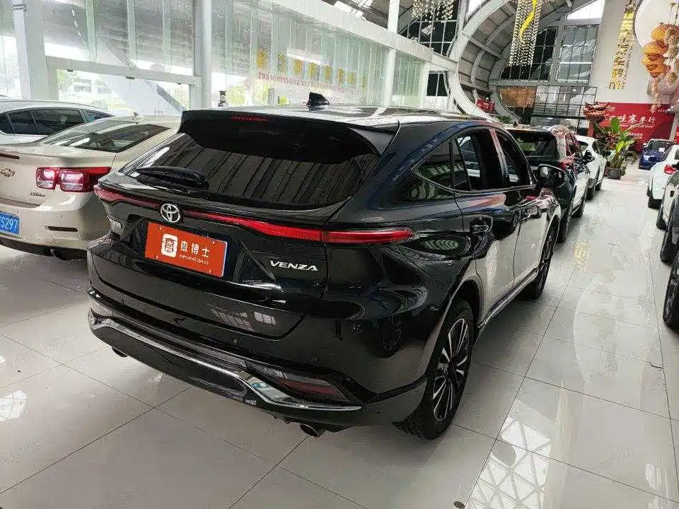 Toyota Venza 2024 2023 2.0L CVT FWD Premium