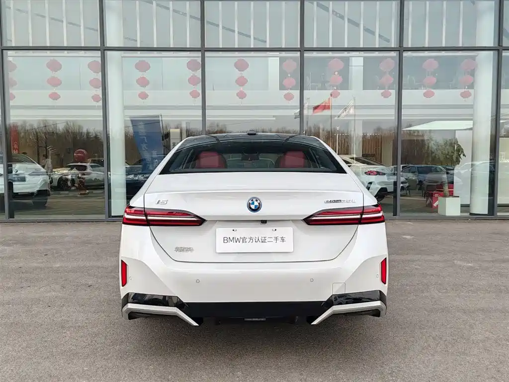 BMW I5