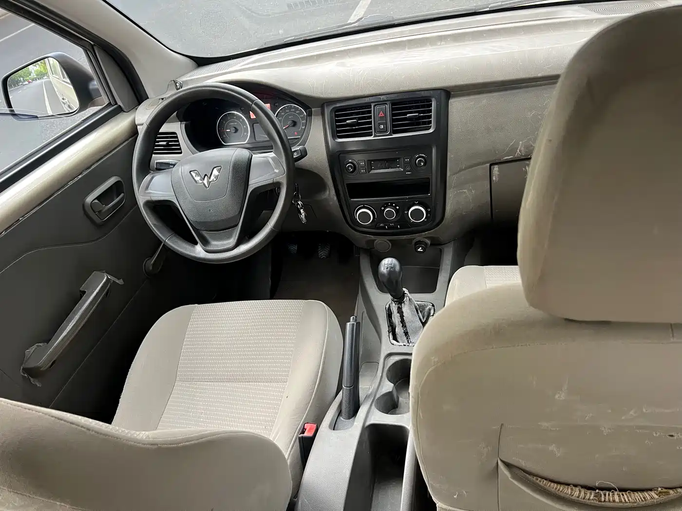 Wuling Motors Wuling Rongguang V 2017 2016 1.2L Standard
