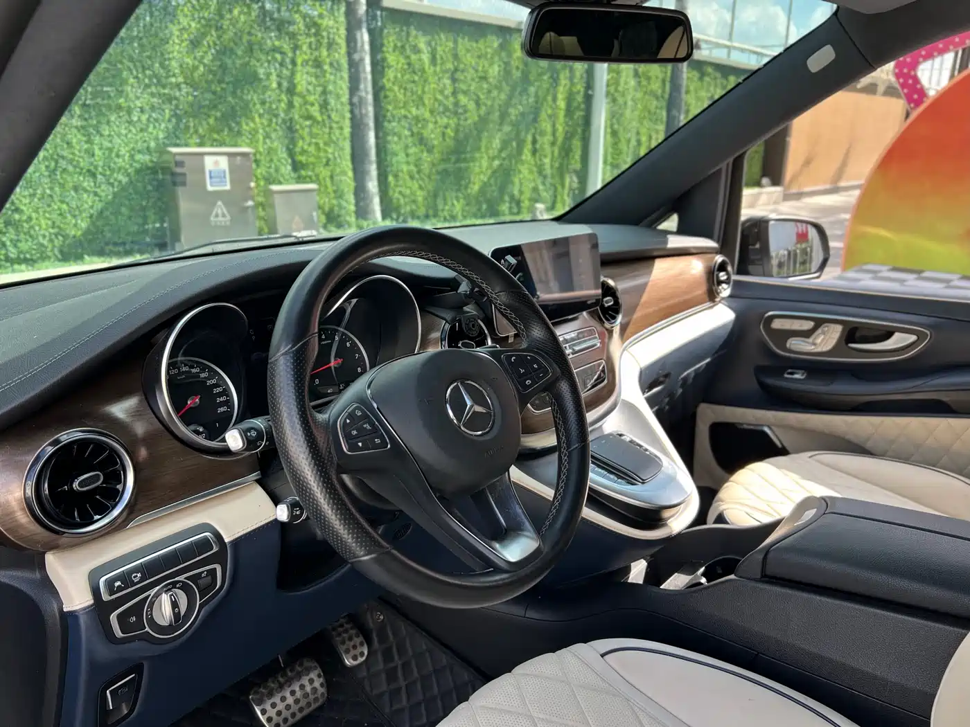 MERCEDES-BENZ V CLASS