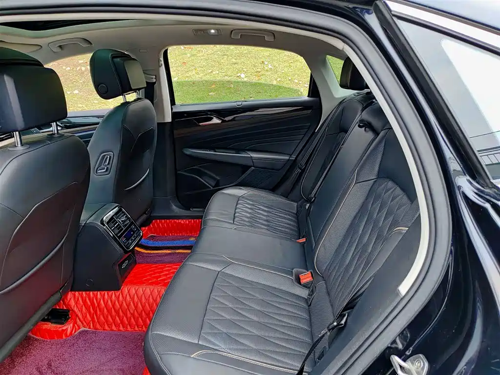 Volkswagen Passat 2019 Model 330TSI Luxury Edition China V фото 8