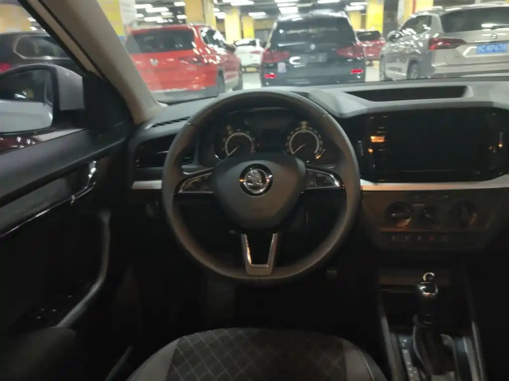 Škoda Kamiq 2020 Model 1.5L Automatic Standard фото 11