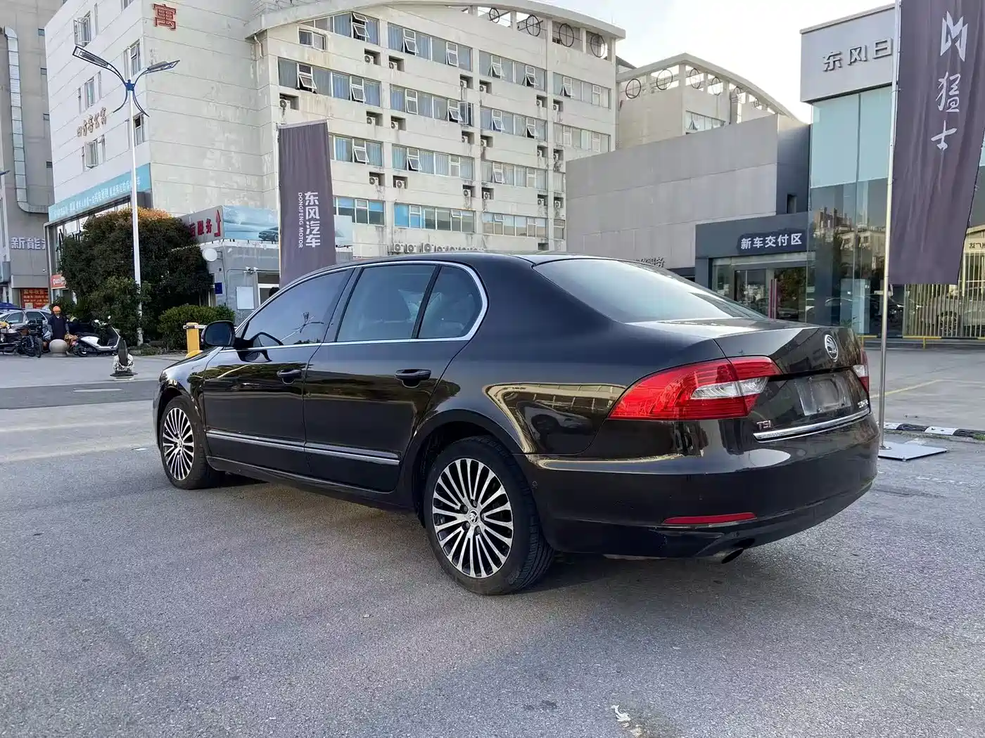 Škoda Superb 2013 2.0TSI DSG Executive Edition фото 6