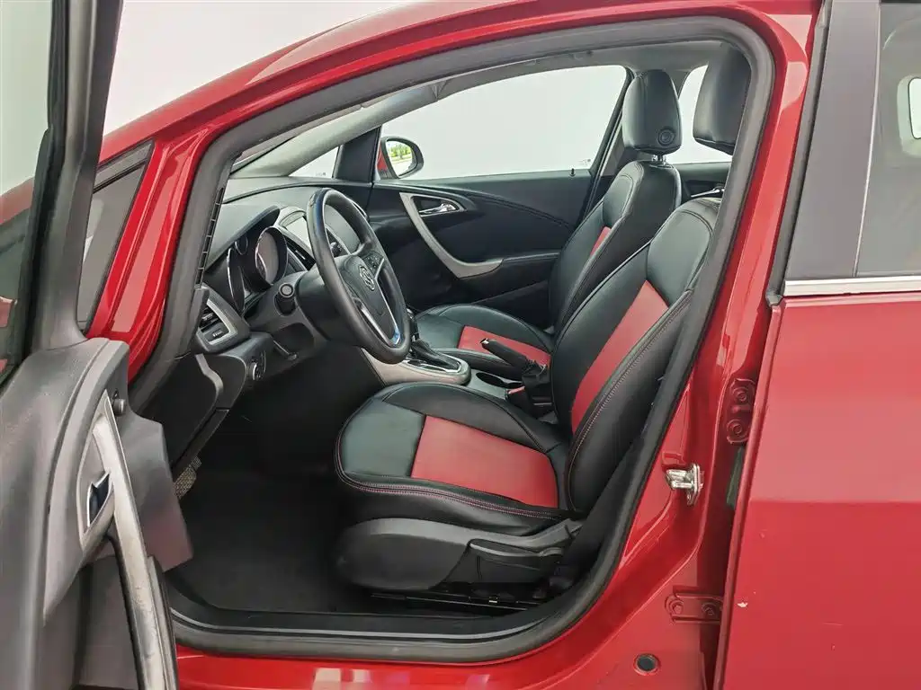 Buick Excelle 2014 XT 1.6L Automatic Fashion фото 10
