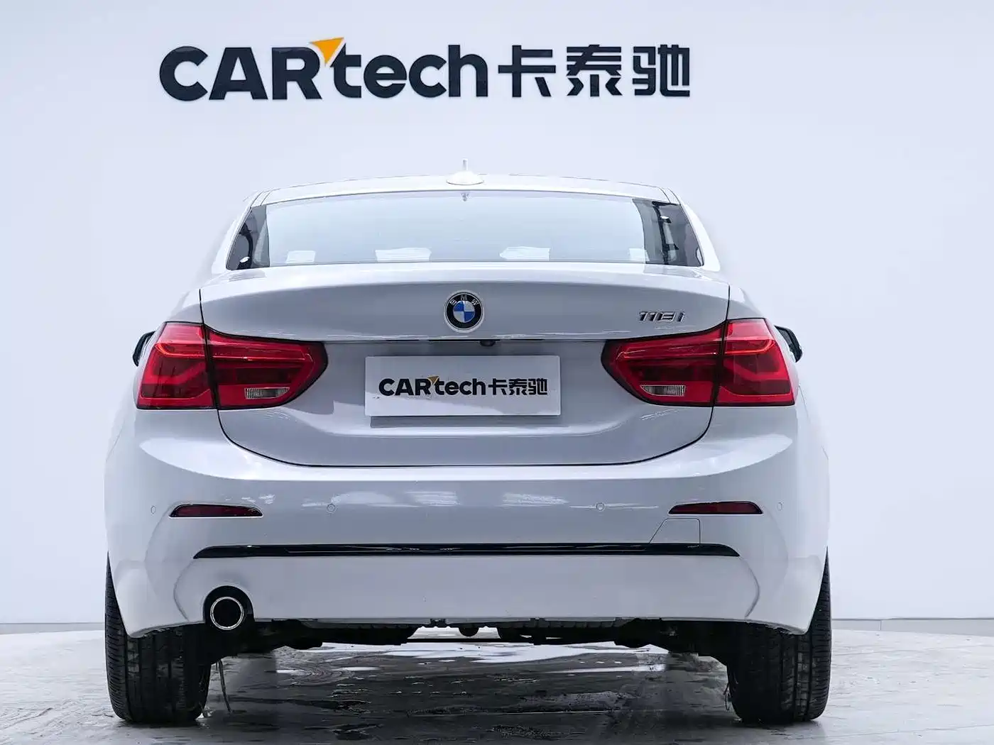 BMW 1 Series 2018 118i Sport Edition фото 3