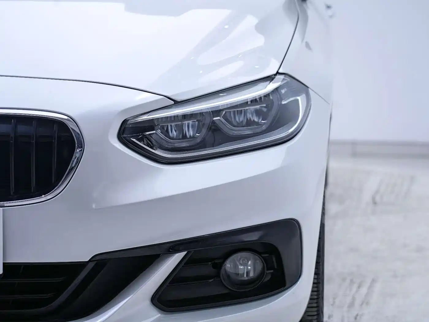 BMW 1 Series 2018 118i Sport Edition фото 7