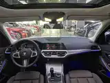 Photo 3 - BMW 3 Series