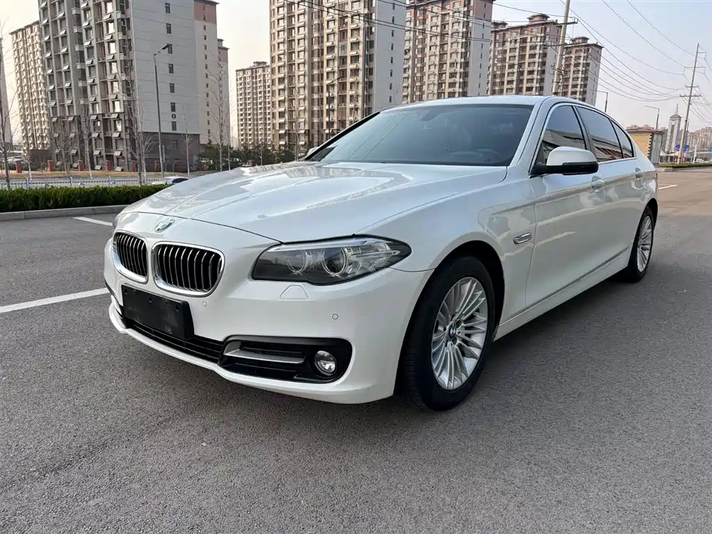 Photo 1 - BMW 5 Series