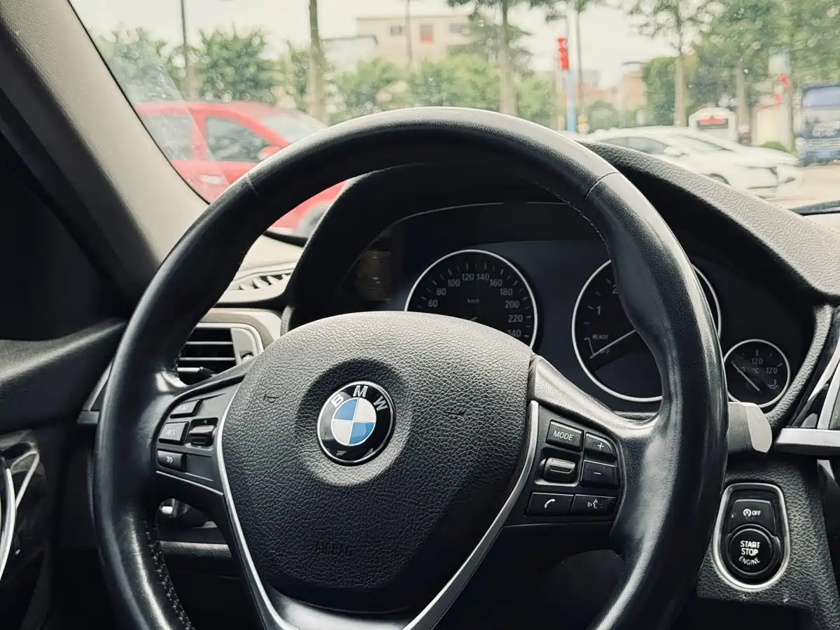 BMW 3 Series 2018 320Li Fashion Style фото 31