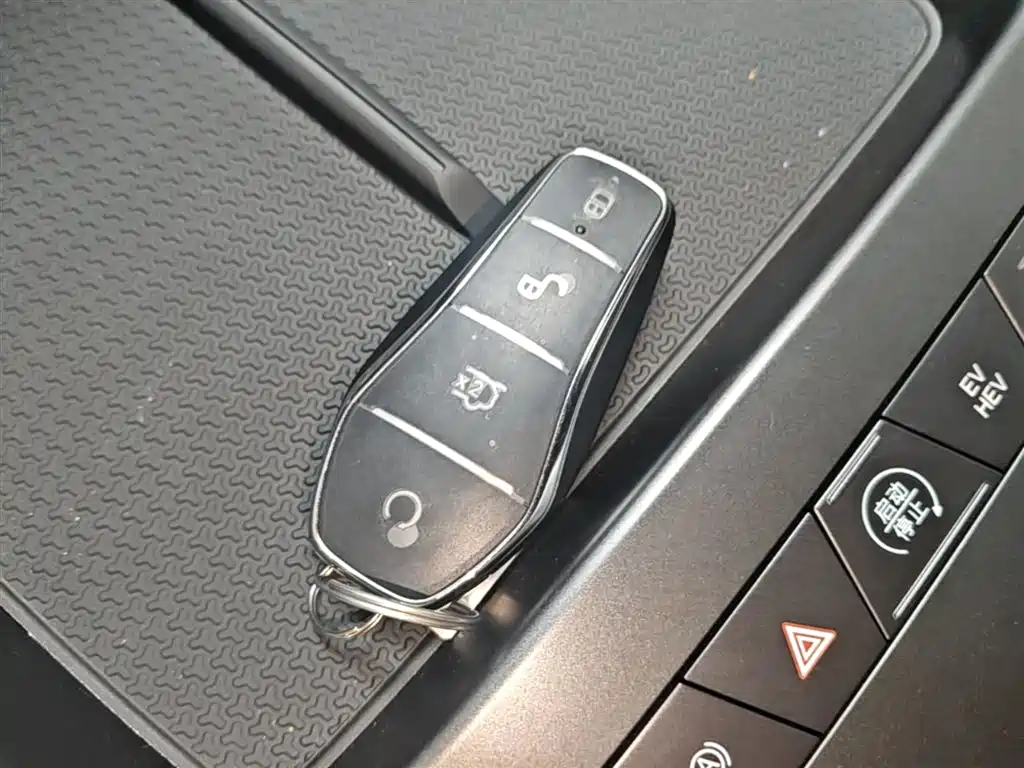 BYD Qin PLUS 2026 DM-i Smart Edition 128KM Progressive фото 9