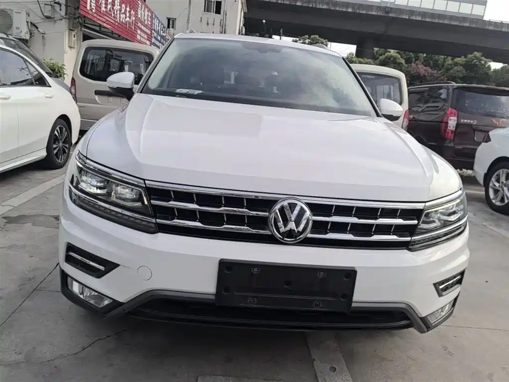 Volkswagen Tiguan L 2017 380TSI Automatic 4WD Luxury Edition фото 3