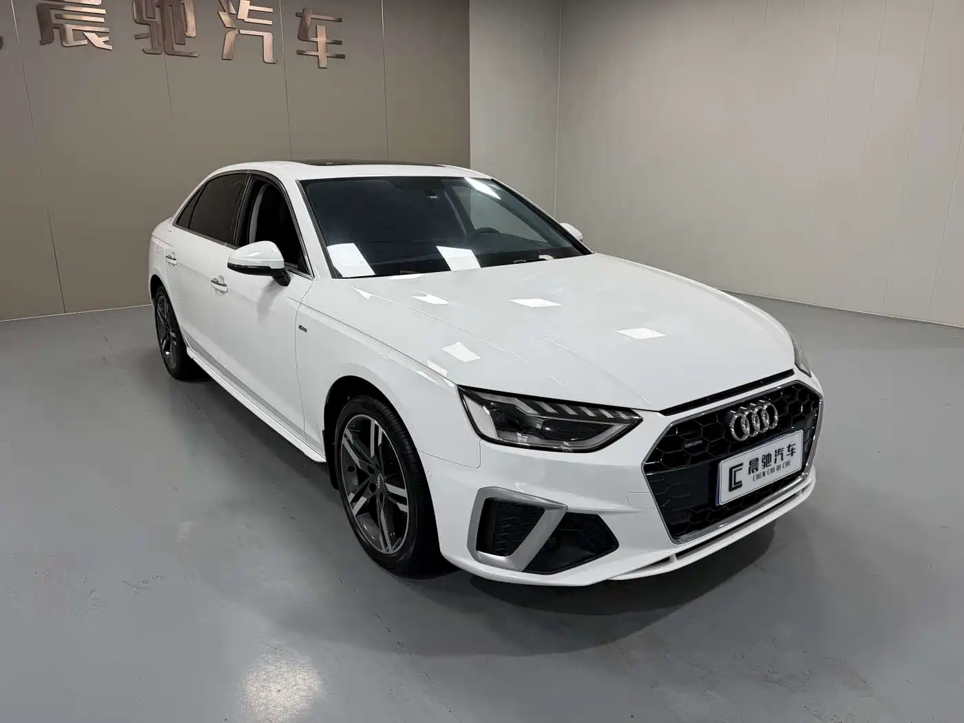 Audi A4L 2020 40 TFSI quattro Luxury Dynamic фото 3