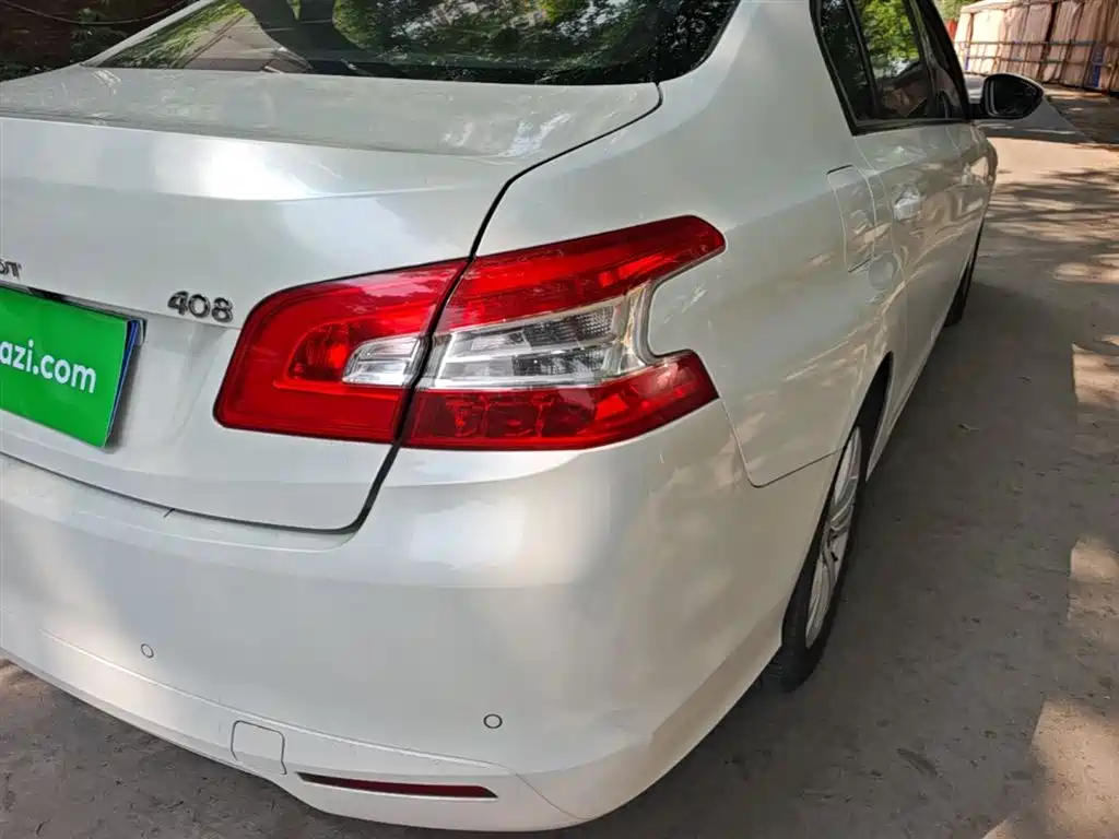 Peugeot 408 2014 1.8L Automatic Leading Edition фото 8