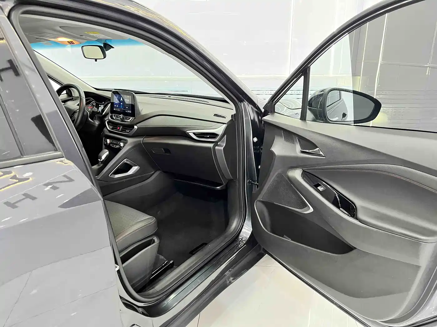 Chevrolet Volando 2020 Mild Hybrid Redline 530T Automatic Premium Edition (5+2 seater) фото 18